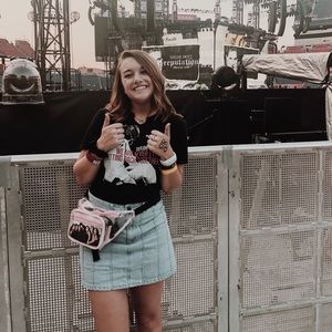 Meet your Posher, Abbey